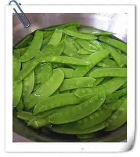 Make Five flowers for Dutch beans step 1