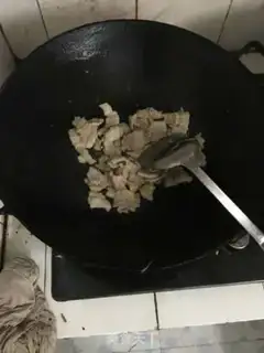 Make ♪ The beans, the meat, the noodles ♪ step 0