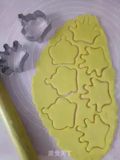 Make Crown cookies step 5