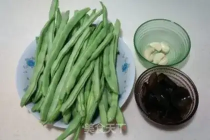 Make Soccer bean horns, black wood step 0