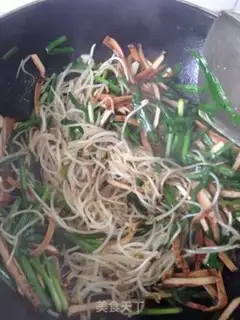 Make Scrambled sprouts step 3