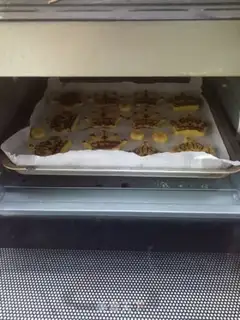 Make Crown cookies step 10