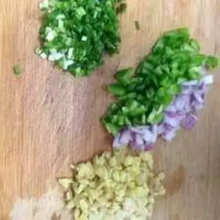Make Red fruit tomato noodles step 0