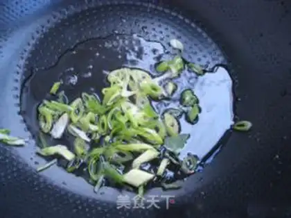 Make Red fruit tomato noodles step 1
