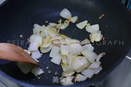 Make Onion pumpkins step 4