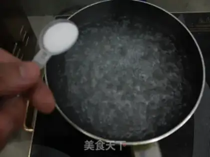 Make A little round of cheese step 0