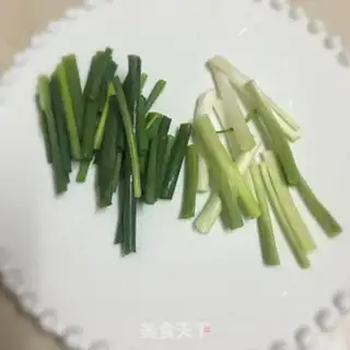 Make Onion noodles step 0
