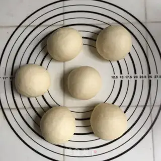 Make A salad pine bun step 1