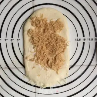 Make A salad pine bun step 3