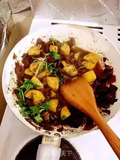 Make Lamb stew potatoes step 1