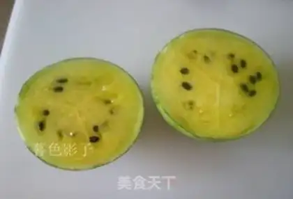 Make cucumber yogurt step 1
