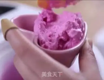 Make Flamingo ice cream step 5