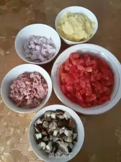 Make Spaghetti tomato sauce step 0