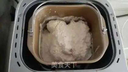 Make Chinese rose bread step 2