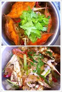 Make Homemade chili crabs step 4