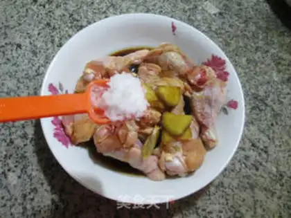 Make Soy sauce, chicken wings step 3