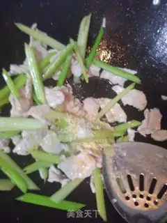 Make Celery fried meat step 4