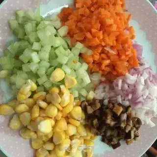 Make Shrimp-coloured rice step 1