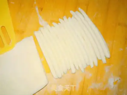 Make Long silver rolls step 4