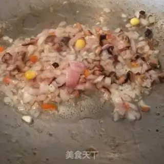 Make Shrimp-coloured rice step 4