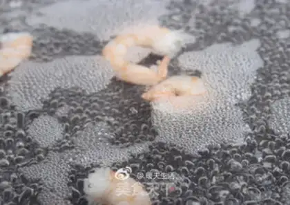 Make Sushi shrimp step 1