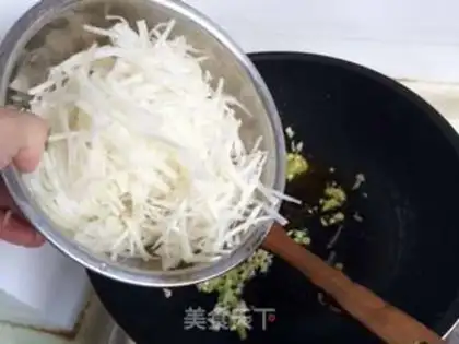 Make Pyramid radish step 11