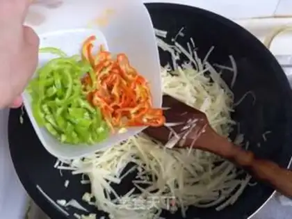 Make Pyramid radish step 12