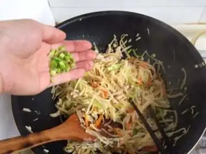 Make Pyramid radish step 16