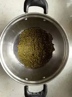 Make Auto green bean sprouts step 0