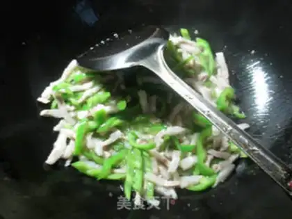 Make Spicy pork sauerkraut step 2