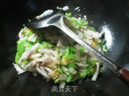 Make Spicy pork sauerkraut step 3
