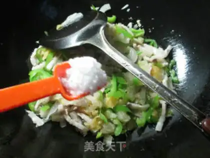 Make Spicy pork sauerkraut step 4