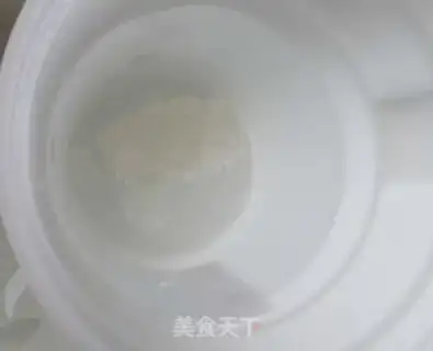 Make Pear fresh yeast step 1