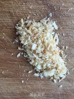 Make Shrimp-skinned vegetable and gold rice step 3