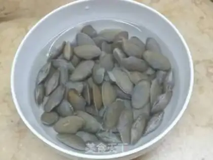 Make Scrambled clams step 0