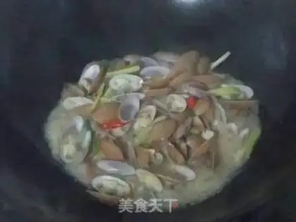 Make Scrambled clams step 4