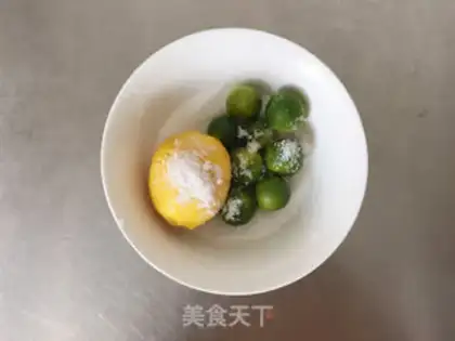 Make Orange tea with lemon step 1