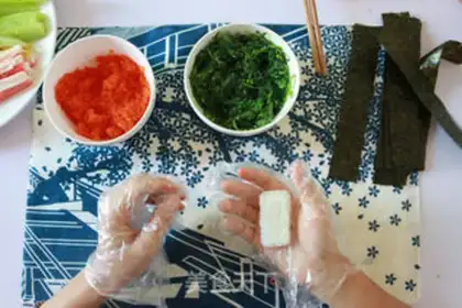 Make Japanese ship Sushi step 4