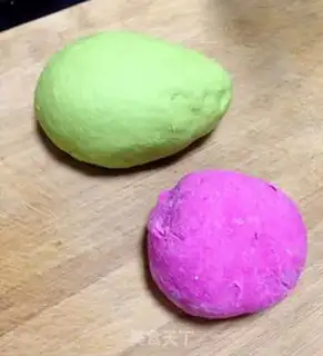 Make Rose rolls step 0