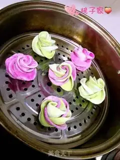 Make Rose rolls step 5