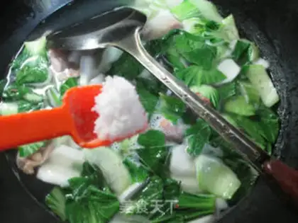 Make Chicken-legged pastry soup step 5