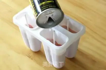 Make Real watermelon popsicle ice step 2