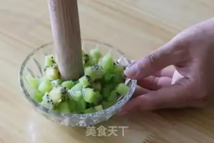 Make Real watermelon popsicle ice step 3
