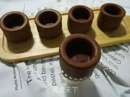 Make Coco SpongeBob cake step 14