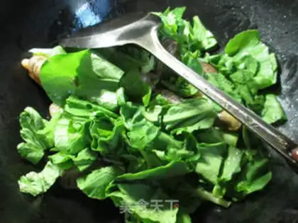 Make Salted cabbage soup step 2