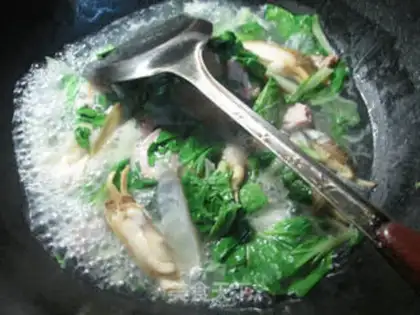 Make Salted cabbage soup step 3
