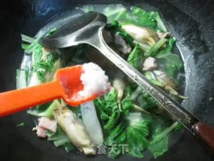 Make Salted cabbage soup step 4