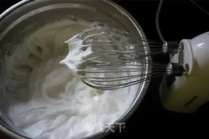 Make Heartless cake step 3