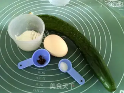 Make Fresh cucumber waffles step 0