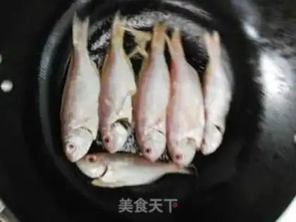 Make Red Shirt Fish step 1
